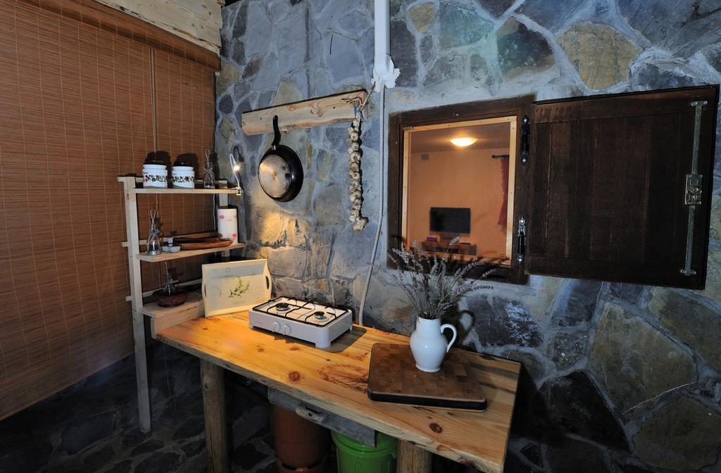 Apartment Drvena Kuca Mreznica Gornji Zvečaj Pokoj fotografie