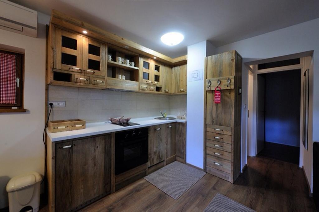 Apartment Drvena Kuca Mreznica Gornji Zvečaj Pokoj fotografie
