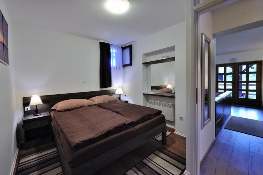 Apartment Drvena Kuca Mreznica Gornji Zvečaj Pokoj fotografie
